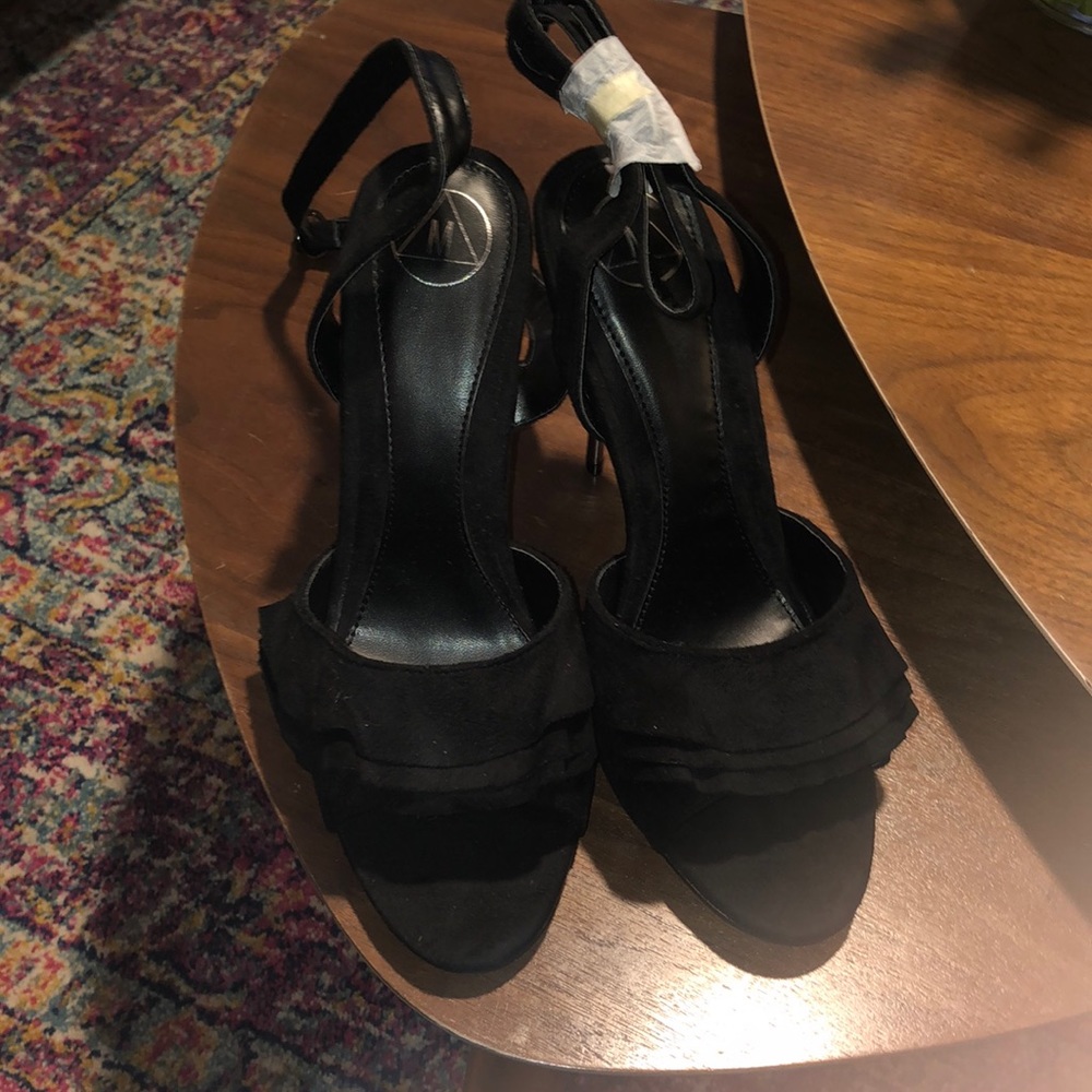 Black Ruffle Vamped Heel